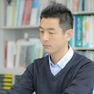 営業部長　鈴木